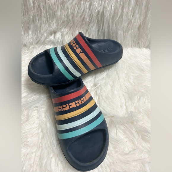 Sperry Cloud Slides - Picture 1 of 4